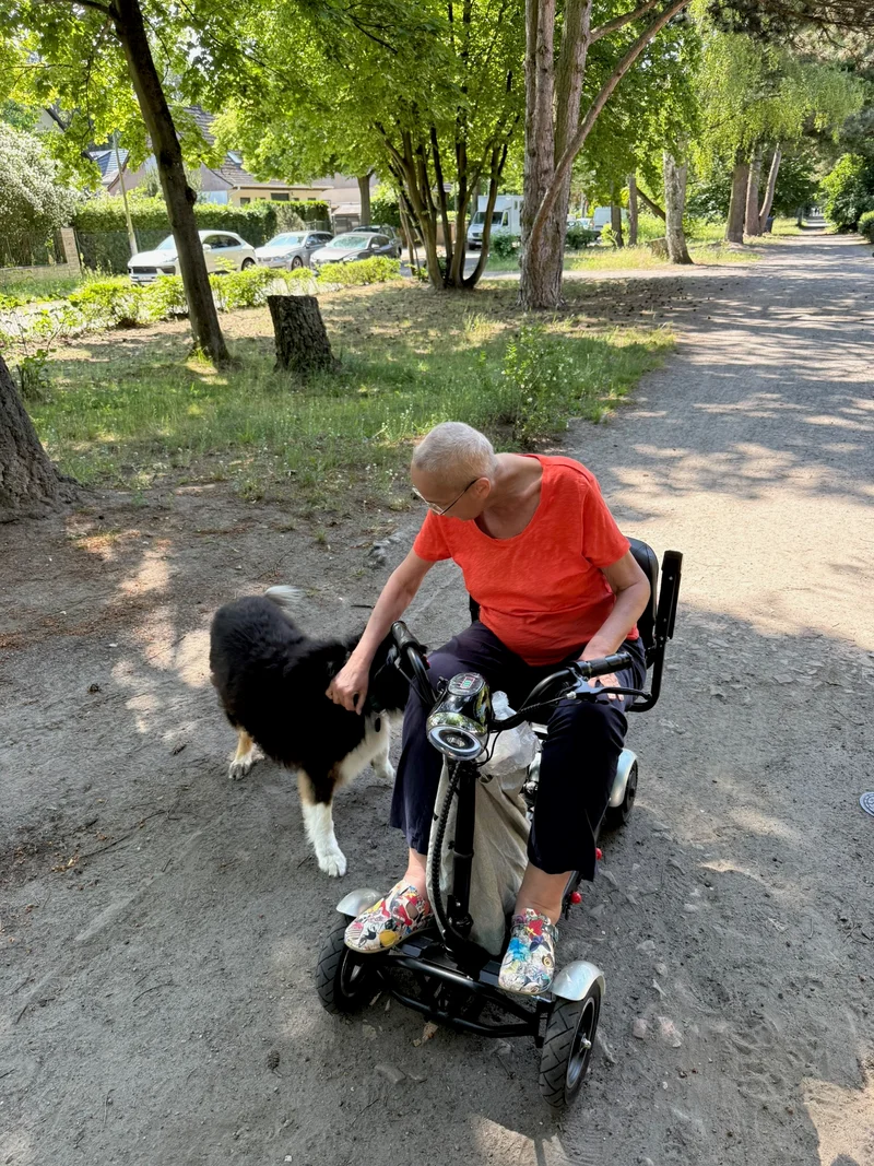 Karsten mit Hund im Park